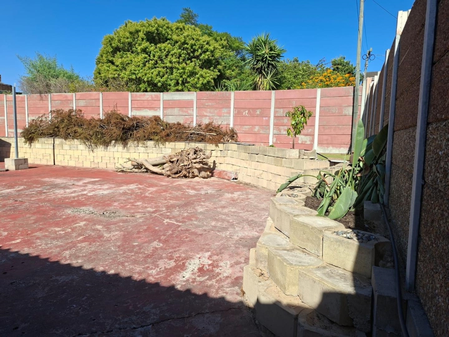 5 Bedroom Property for Sale in Protea Heights Western Cape